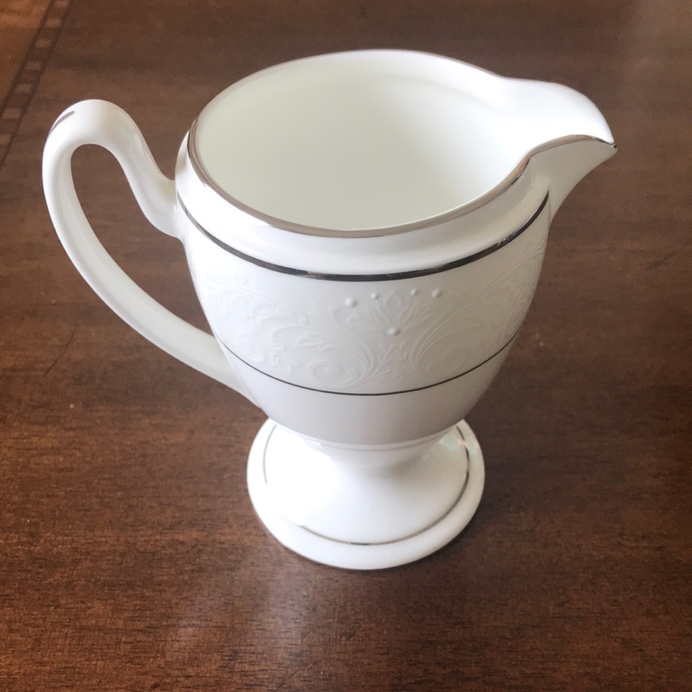 Waterford Baron’s Court Creamer